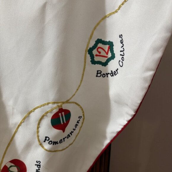 Sleigh Hill Trading Co. 12 Dogs of Christmas Tree Skirt 54" Holiday - Picture 6 of 9